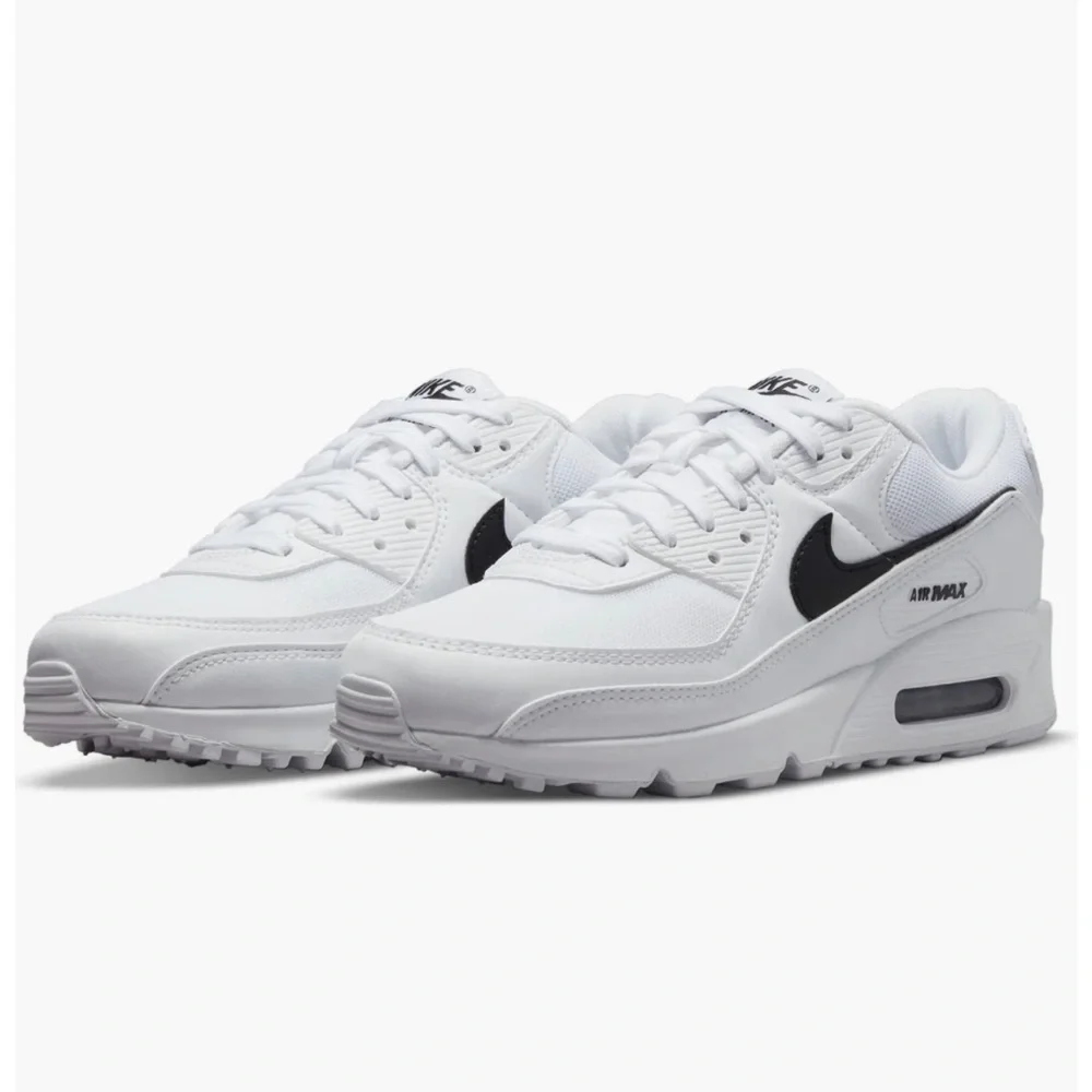 Nike Air Max 90s - Picture 2 of 9